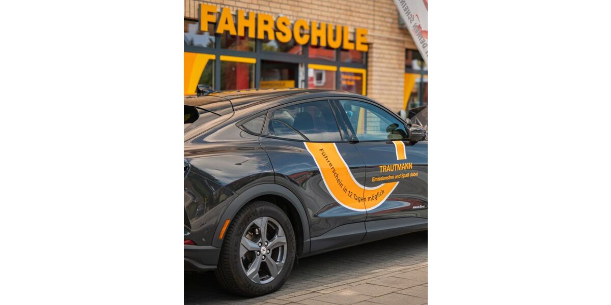 Ford Mustang Mach-E 107.000 km 29.900 &euro; Lübeck 23562