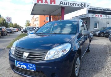 Dacia Sandero 82.000 km 2.200 &euro; Lübeck 23554
