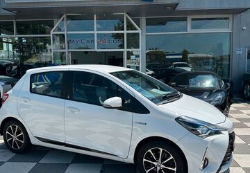 Toyota Yaris 29.211 km 14.888 &euro; Bad Oldesloe 23843