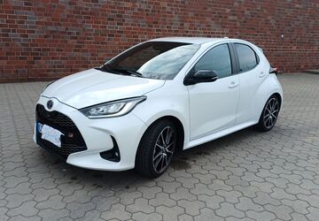 Toyota Yaris 23.982 km 22.429 &euro; Klein Wesenberg 23860