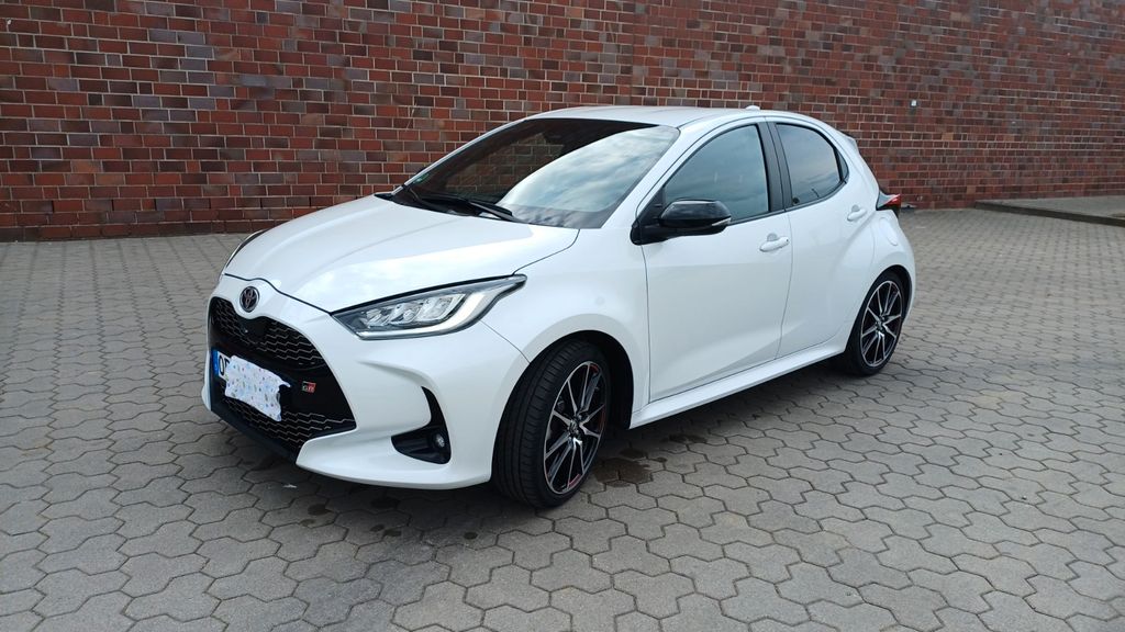 Toyota Yaris 23.982 km 22.429 &euro; Klein Wesenberg 23860