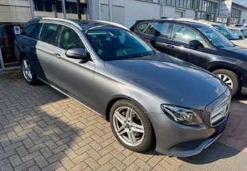 Mercedes-Benz E 220 265.000 km 14.990 &euro; Lübeck 23554