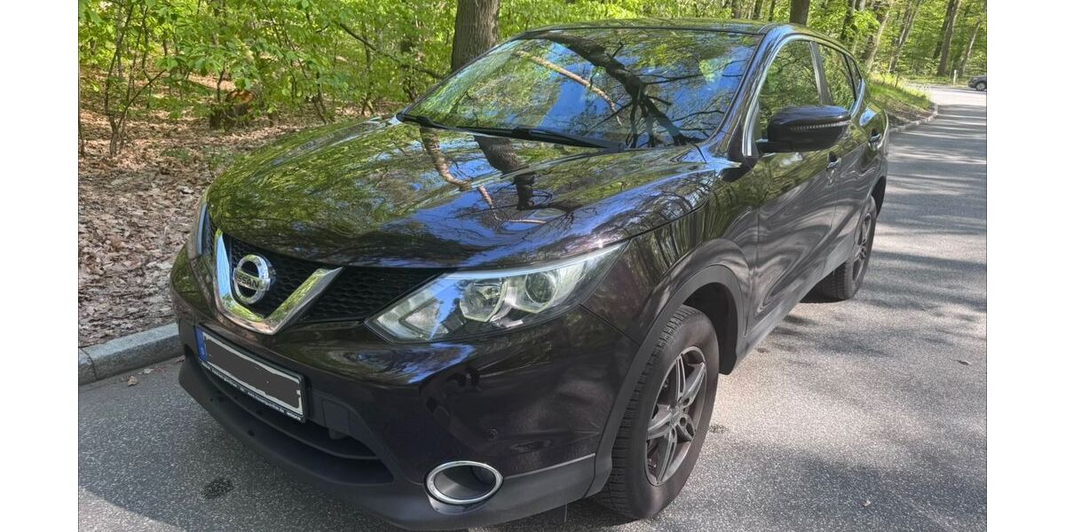 Nissan Qashqai 147.000 km 8.600 &euro; Lübeck 23568