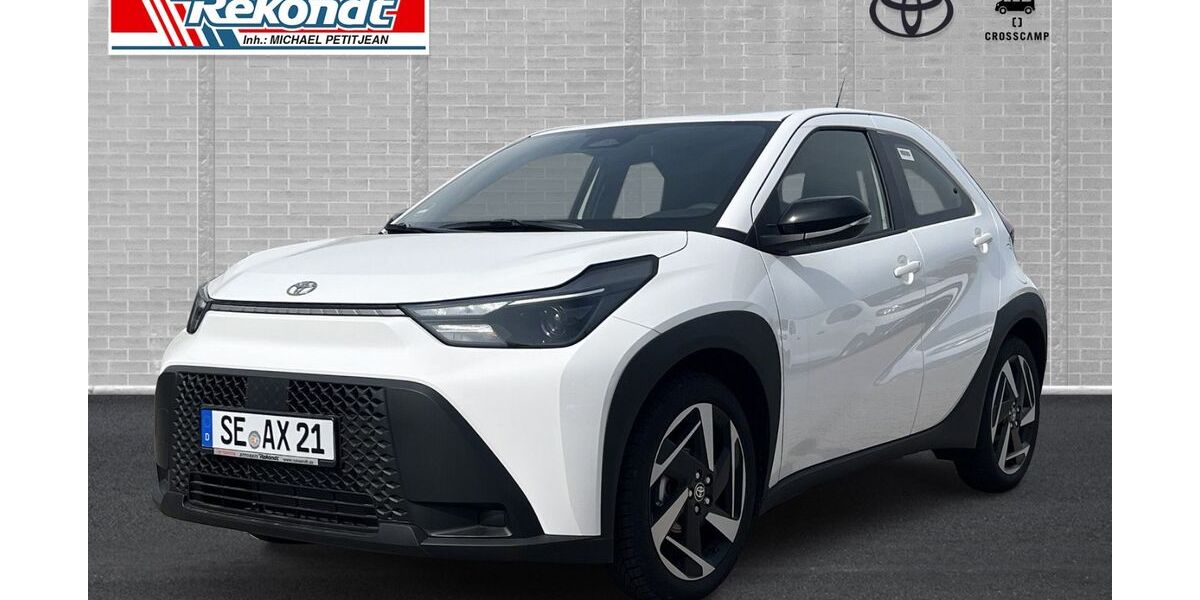 Toyota Aygo (X) 2.004 km 22.590 &euro; Lübeck 23566