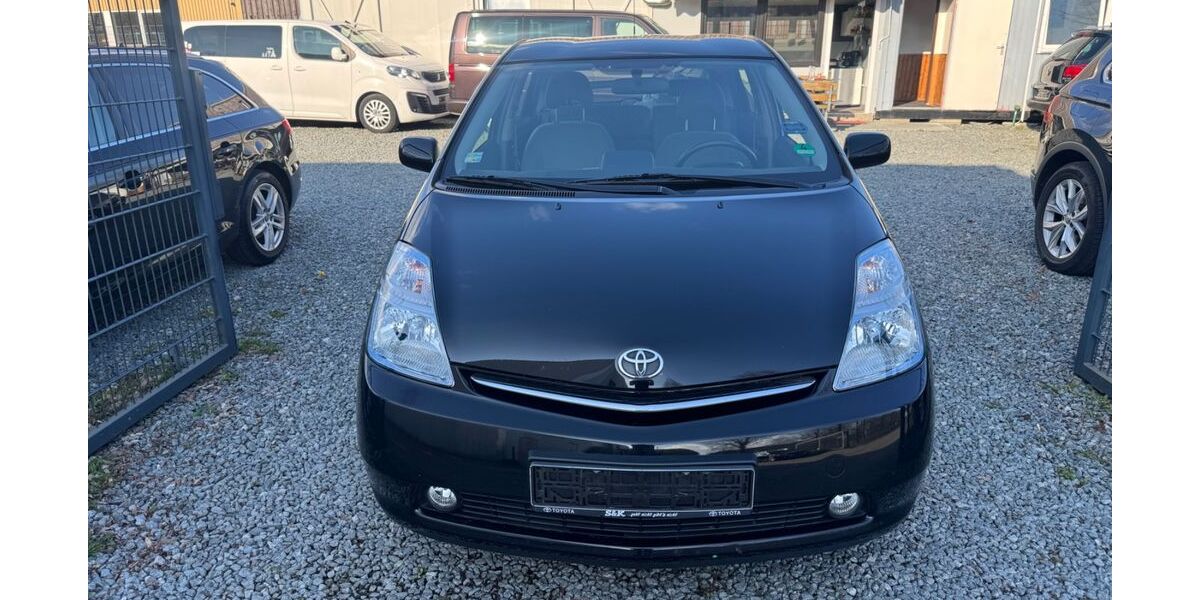 Toyota Prius 71.000 km 7.250 &euro; Stockelsdorf 23617